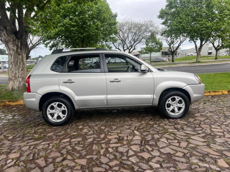 HYUNDAI - TUCSON - 2011/2012 - Prata - R$ 48.900,00