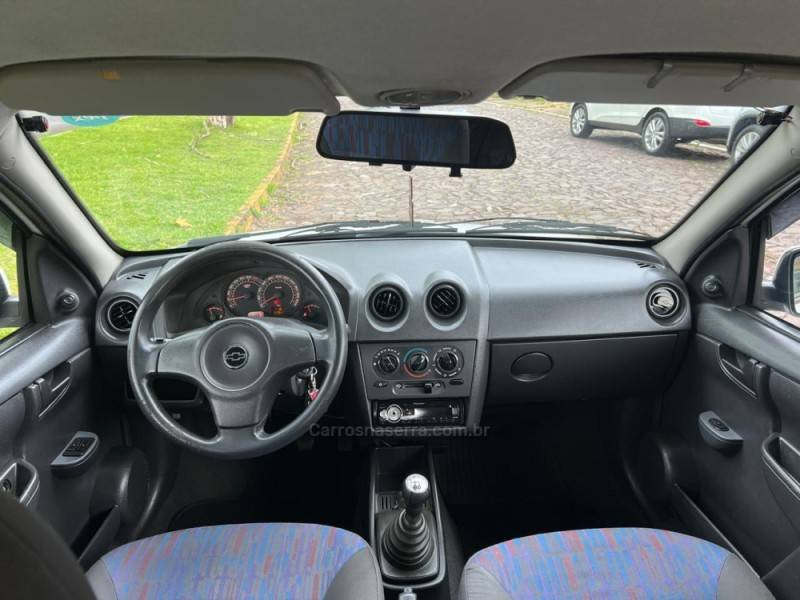 CHEVROLET - CELTA - 2010/2011 - Branca - R$ 29.900,00