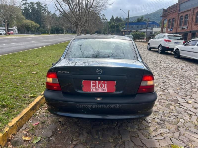 CHEVROLET - VECTRA - 1998/1998 - Cinza - R$ 15.900,00