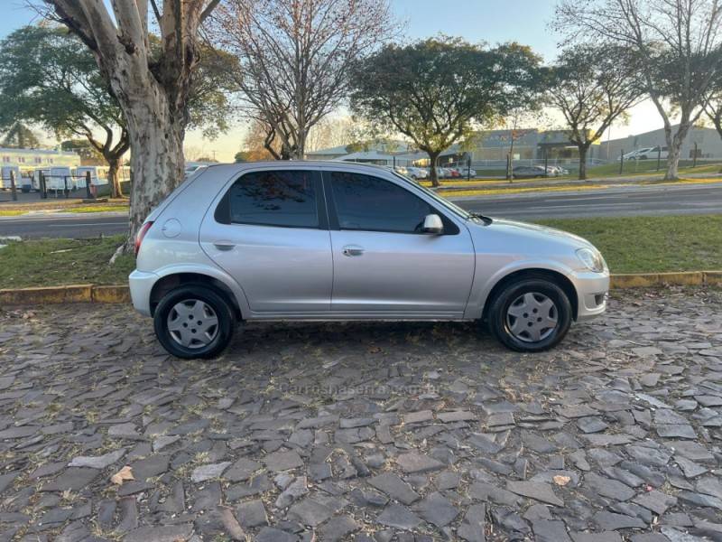 CHEVROLET - CELTA - 2012/2013 - Prata - R$ 34.900,00
