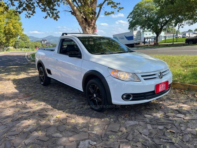 VOLKSWAGEN - SAVEIRO - 2012/2012 - Branca - R$ 47.900,00