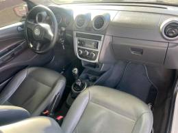 VOLKSWAGEN - SAVEIRO - 2012/2012 - Branca - R$ 47.900,00