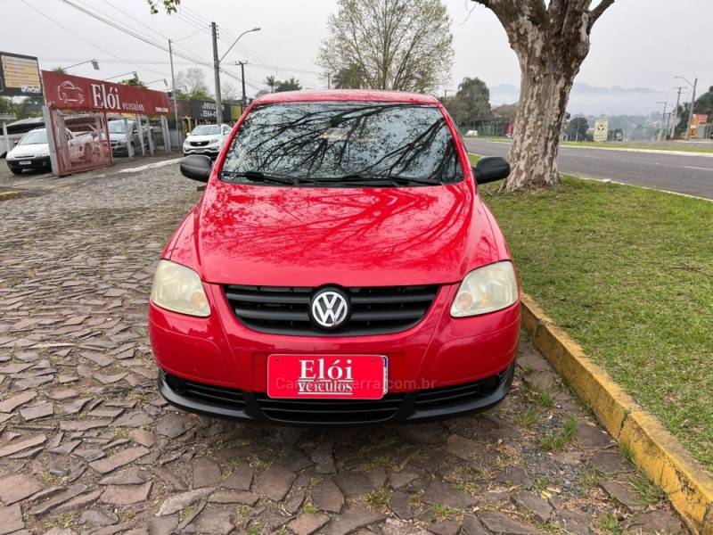 VOLKSWAGEN - FOX - 2007/2008 - Vermelha - R$ 24.900,00