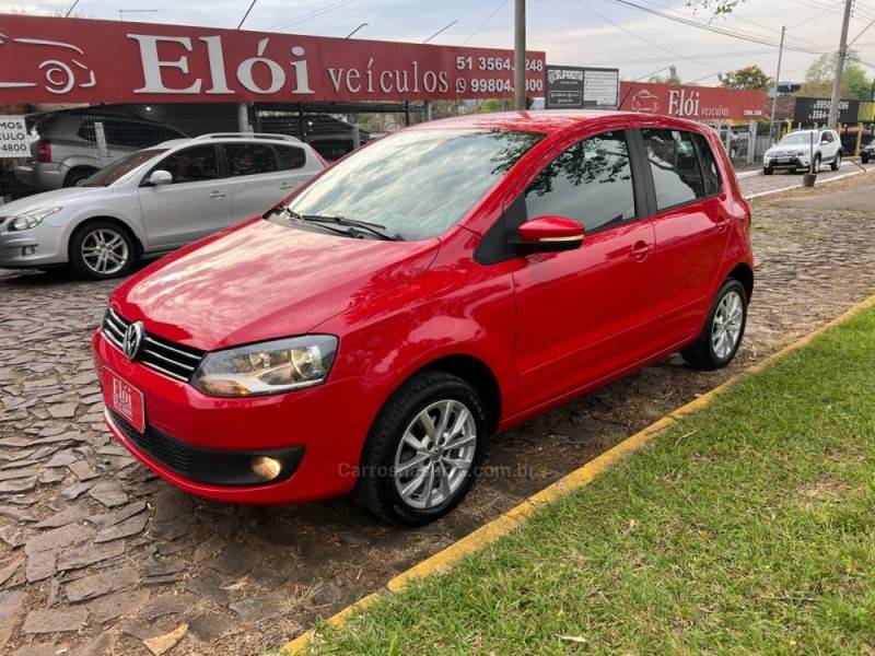 VOLKSWAGEN - FOX - 2014/2014 - Vermelha - R$ 45.900,00