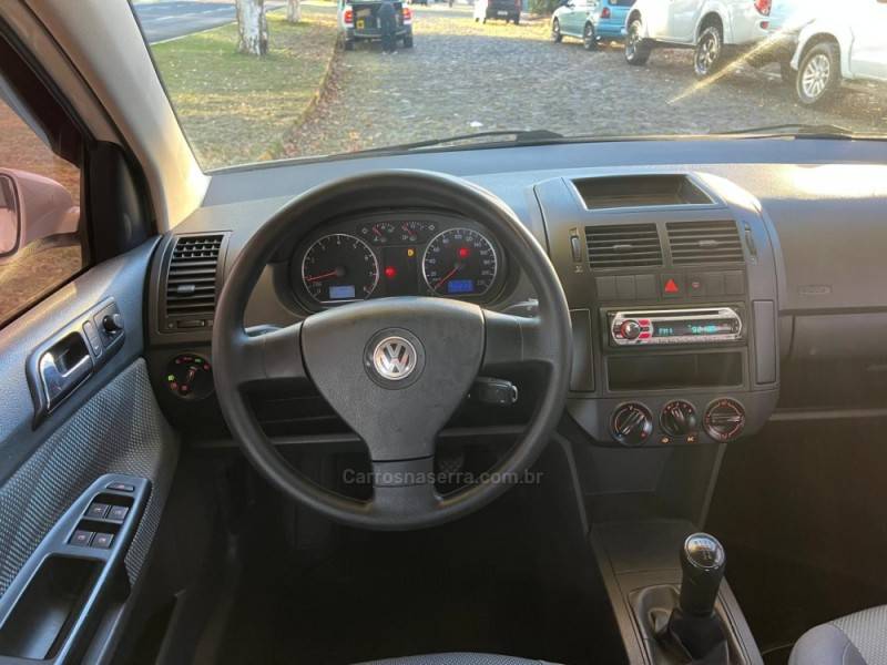 VOLKSWAGEN - POLO - 2009/2010 - Branca - R$ 38.900,00