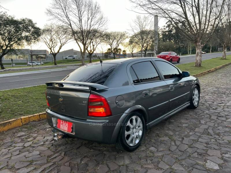 CHEVROLET - ASTRA - 2010/2011 - Cinza - R$ 38.900,00