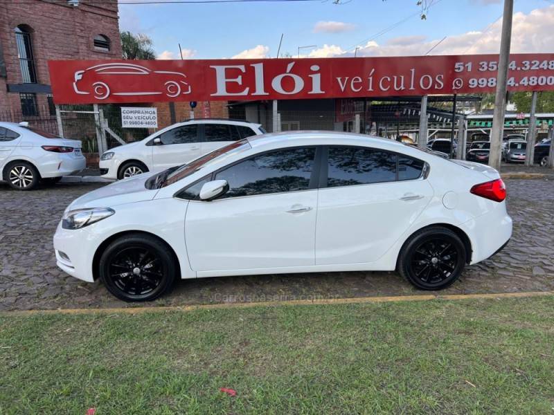 KIA MOTORS - CERATO - 2013/2014 - Branca - R$ 69.900,00