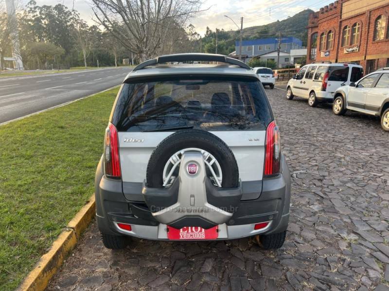 FIAT - IDEA - 2014/2015 - Prata - R$ 46.900,00