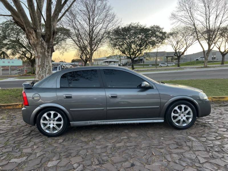 CHEVROLET - ASTRA - 2010/2011 - Cinza - R$ 38.900,00