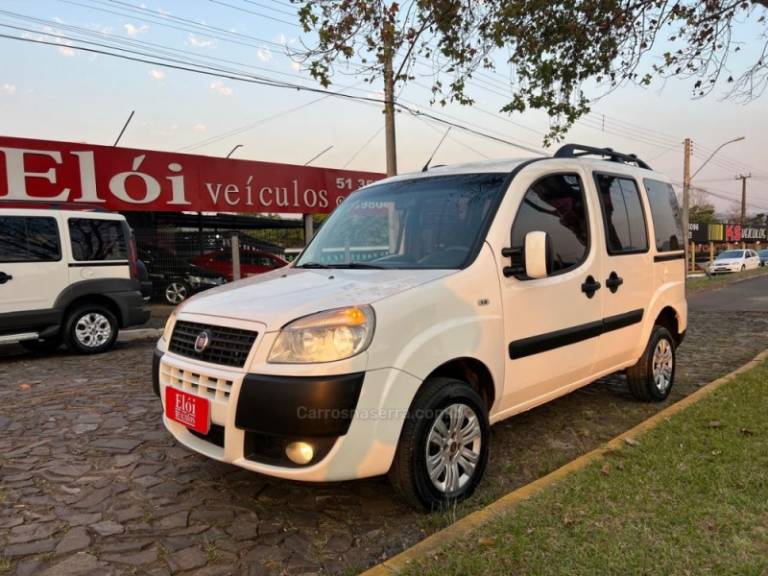 FIAT - DOBLÓ - 2014/2014 - Branca - R$ 56.900,00