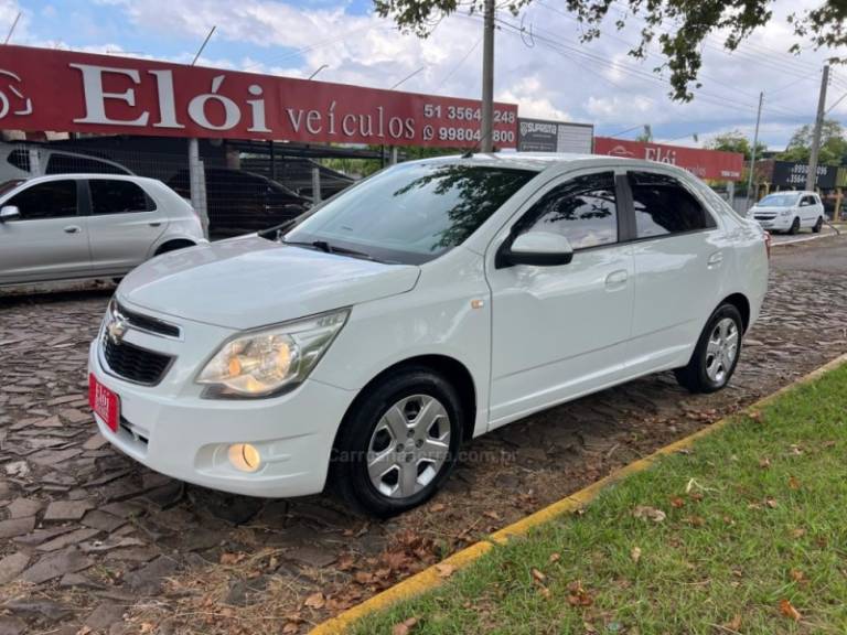 CHEVROLET - COBALT - 2013/2013 - Branca - R$ 43.900,00