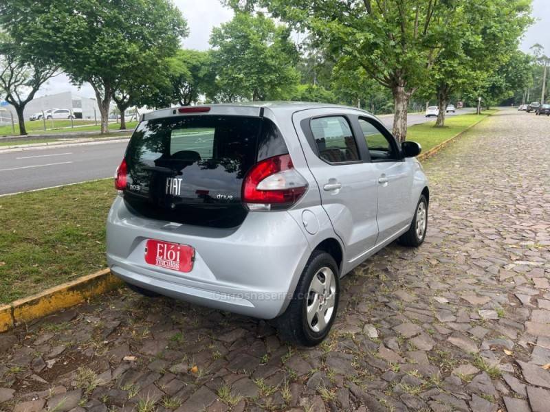 FIAT - MOBI - 2017/2018 - Prata - R$ 45.900,00