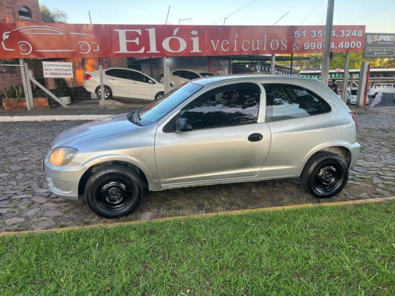 CHEVROLET - CELTA - 2012/2013 - Prata - R$ 23.900,00