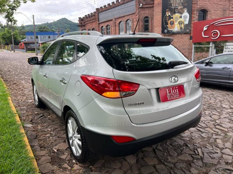 HYUNDAI - IX35 - 2011/2012 - Prata - R$ 69.900,00