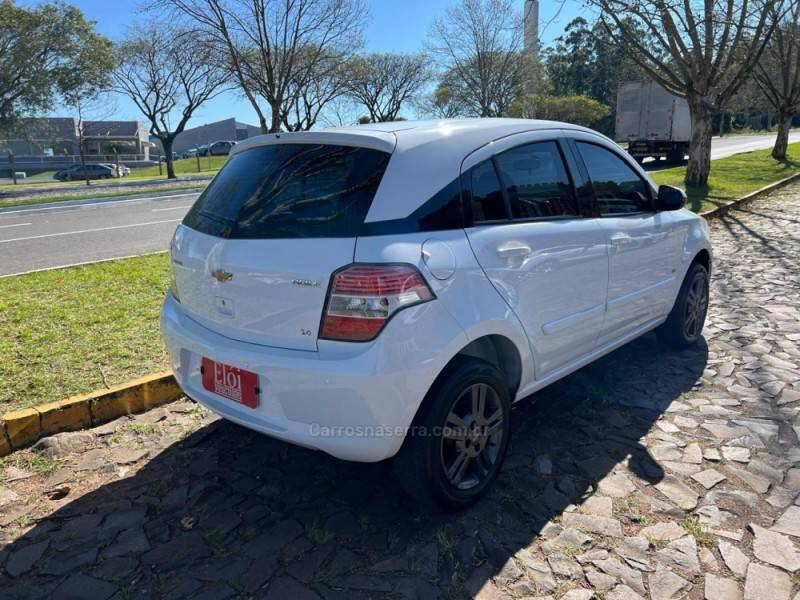 CHEVROLET - AGILE - 2010/2011 - Branca - R$ 37.900,00