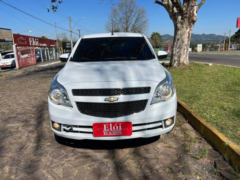 CHEVROLET - AGILE - 2010/2011 - Branca - R$ 37.900,00