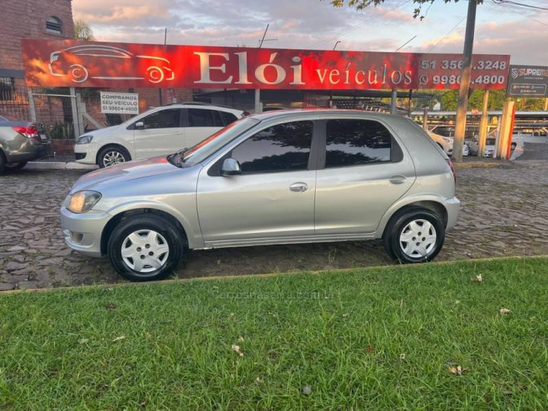 CHEVROLET - CELTA - 2012/2013 - Prata - R$ 34.900,00