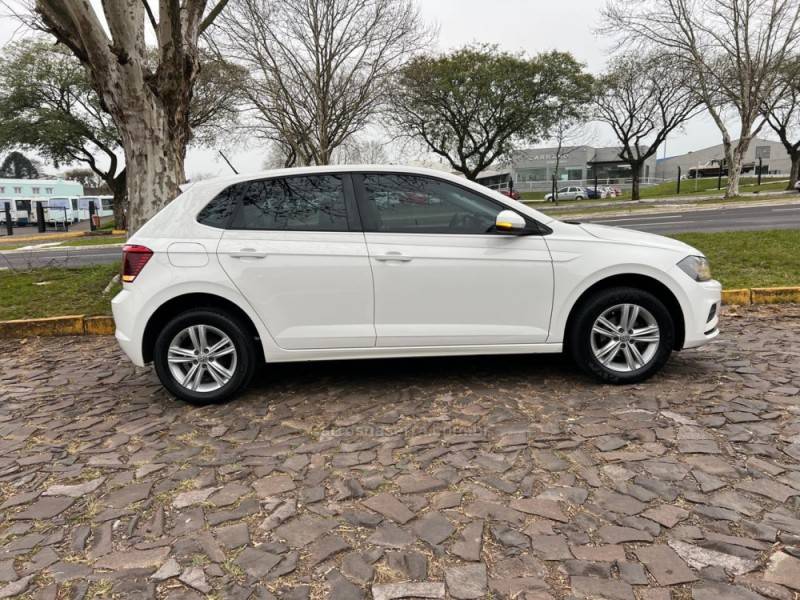 VOLKSWAGEN - POLO - 2020/2021 - Branca - R$ 69.900,00
