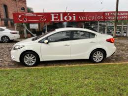 KIA MOTORS - CERATO - 2013/2014 - Branca - R$ 69.900,00