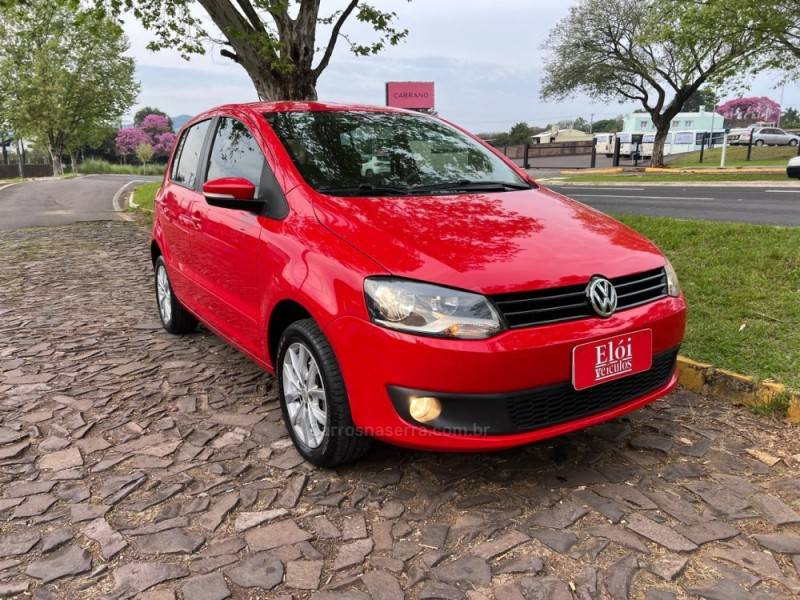 VOLKSWAGEN - FOX - 2014/2014 - Vermelha - R$ 45.900,00