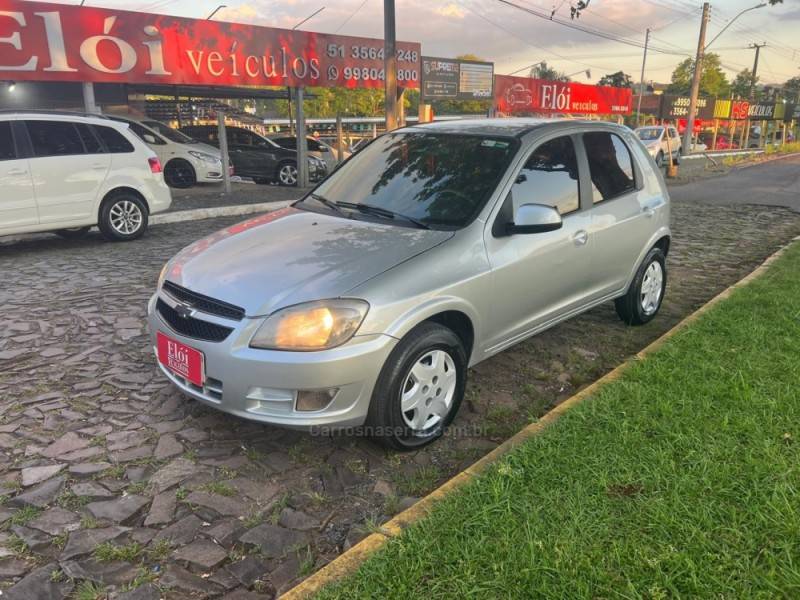 CHEVROLET - CELTA - 2012/2013 - Prata - R$ 34.900,00