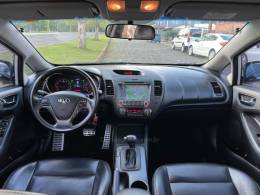 KIA MOTORS - CERATO - 2013/2014 - Branca - R$ 69.900,00