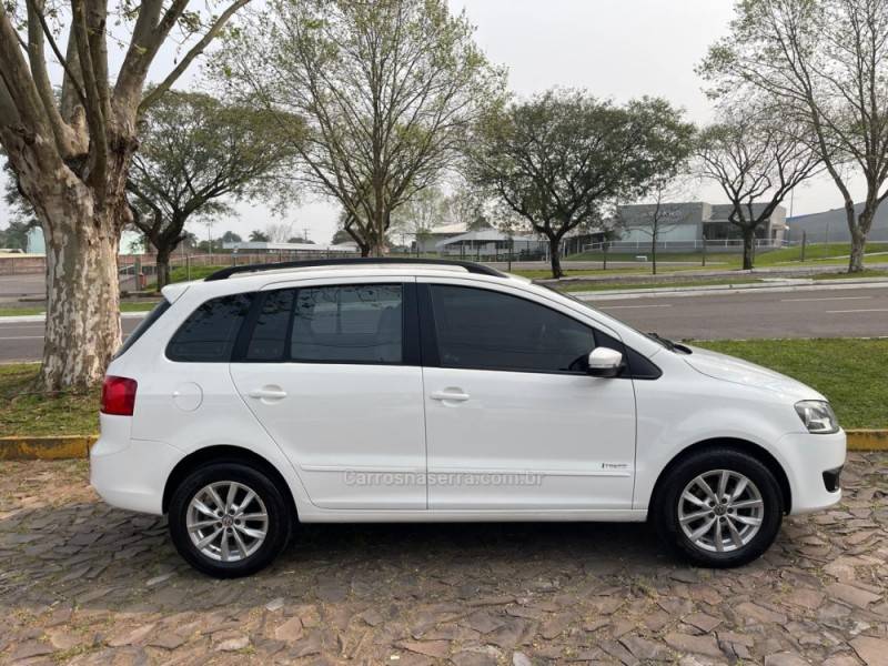 VOLKSWAGEN - SPACEFOX - 2012/2013 - Branca - R$ 47.900,00