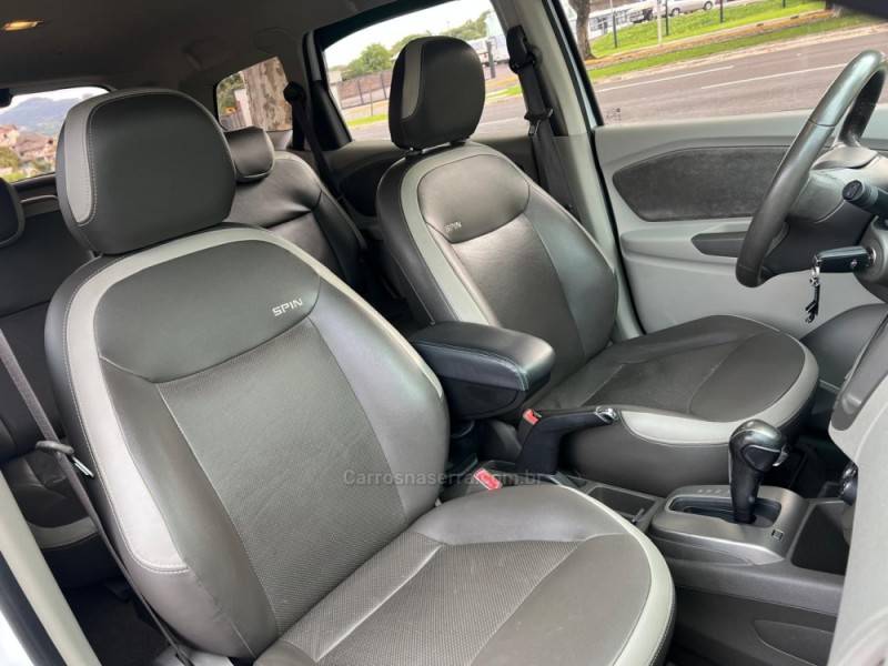 CHEVROLET - SPIN - 2013/2014 - Branca - R$ 59.900,00