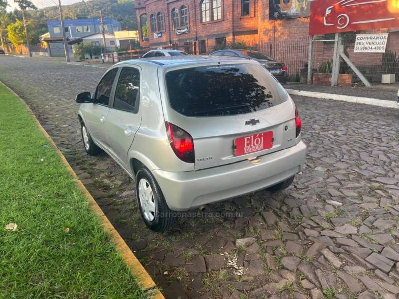 CHEVROLET - CELTA - 2012/2013 - Prata - R$ 34.900,00