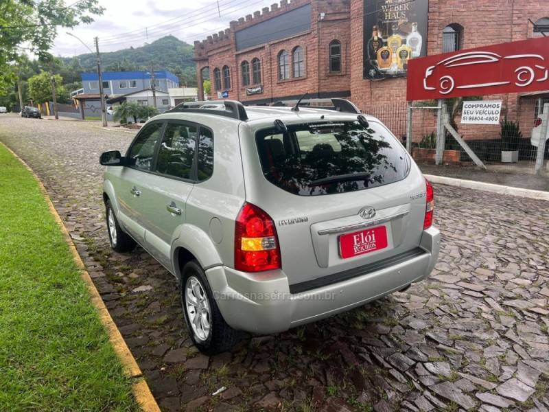 HYUNDAI - TUCSON - 2011/2012 - Prata - R$ 48.900,00