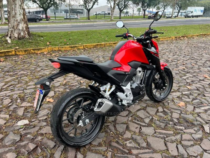 HONDA - CB 300F TWISTER - 2023/2024 - Vermelha - R$ 26.900,00