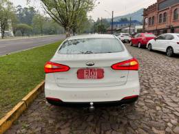 KIA MOTORS - CERATO - 2013/2014 - Branca - R$ 69.900,00