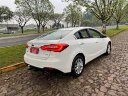 KIA MOTORS - CERATO - 2013/2014 - Branca - R$ 69.900,00