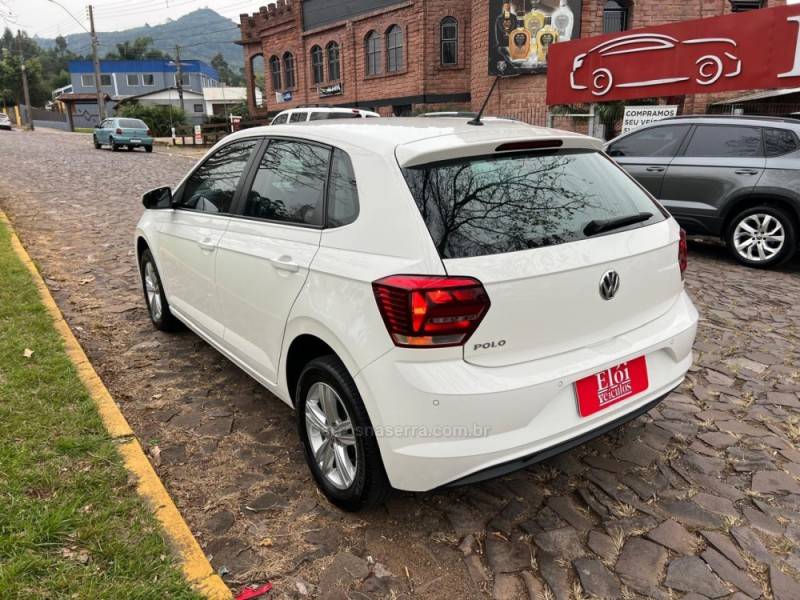 VOLKSWAGEN - POLO - 2020/2021 - Branca - R$ 69.900,00