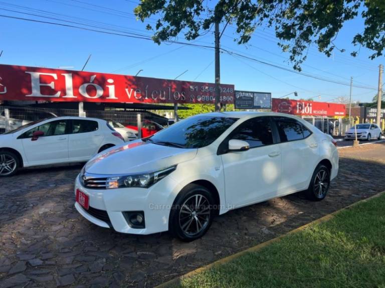 TOYOTA - COROLLA - 2014/2015 - Branca - R$ 88.900,00