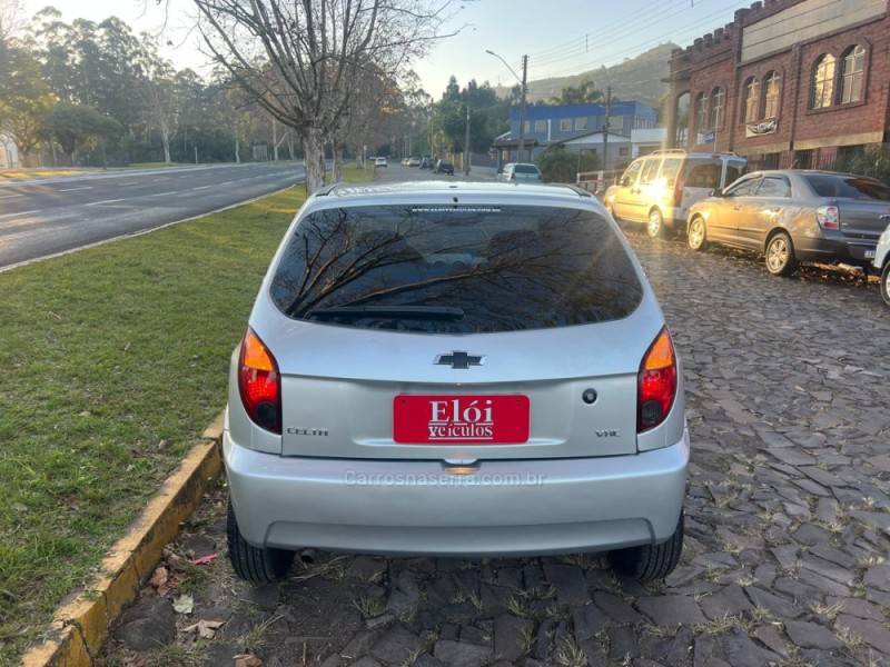 CHEVROLET - CELTA - 2012/2013 - Prata - R$ 34.900,00