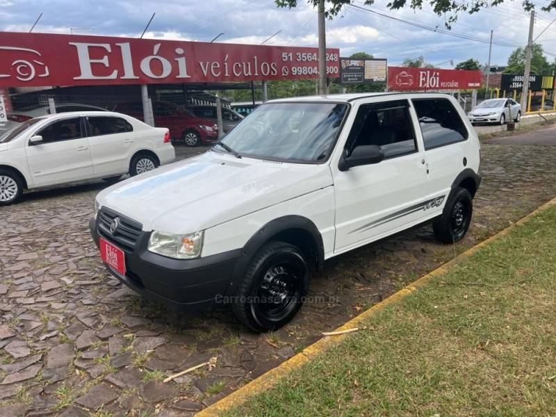 FIAT - UNO - 2011/2012 - Branca - R$ 25.900,00