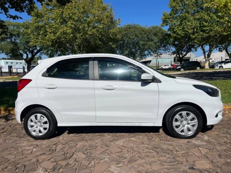 FORD - KA - 2017/2018 - Branca - R$ 46.900,00