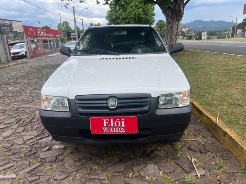 FIAT - UNO - 2011/2012 - Branca - R$ 25.900,00