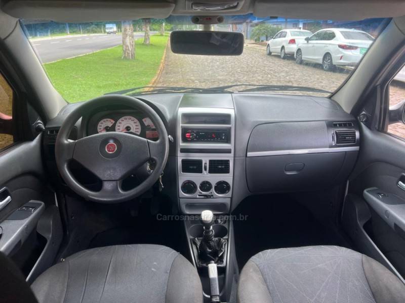 FIAT - PALIO - 2008/2009 - Prata - R$ 30.900,00