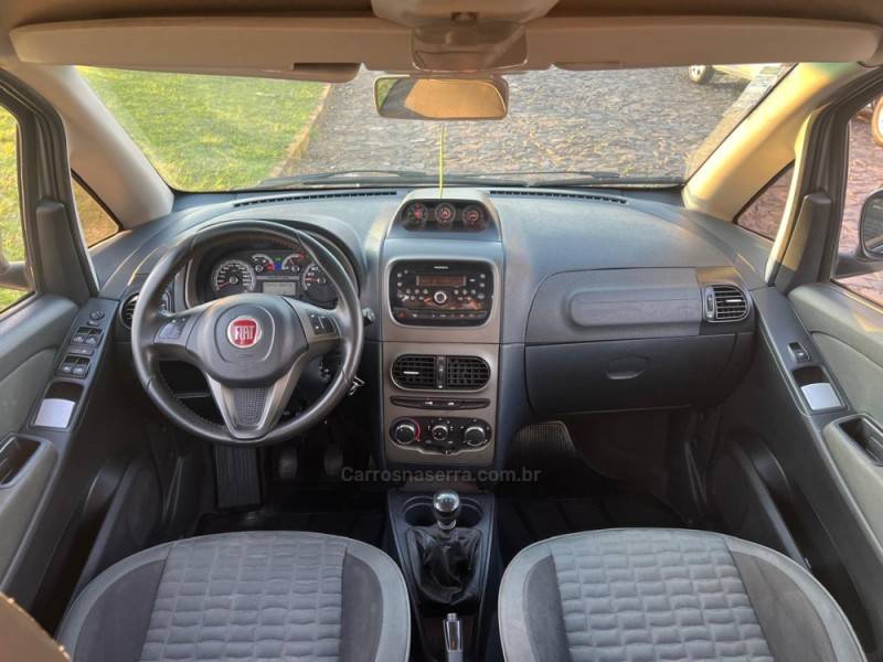 FIAT - IDEA - 2014/2015 - Prata - R$ 46.900,00