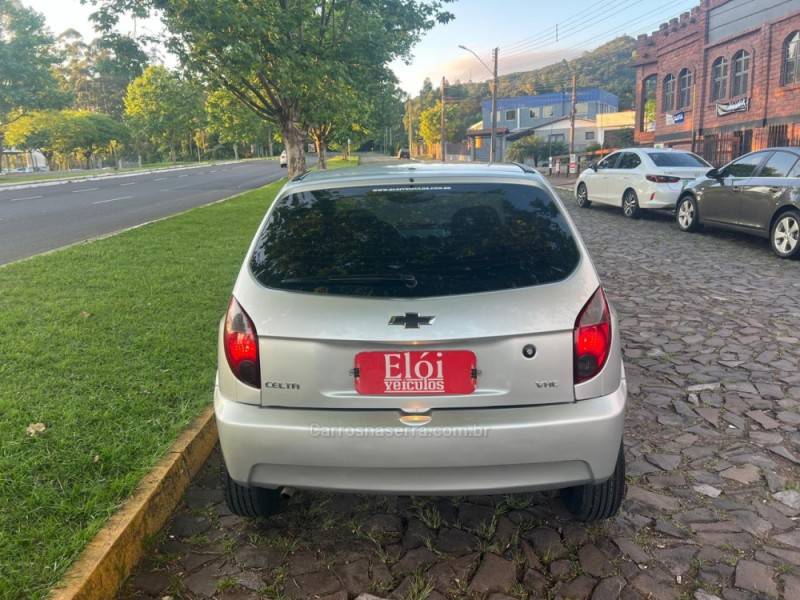 CHEVROLET - CELTA - 2012/2013 - Prata - R$ 34.900,00