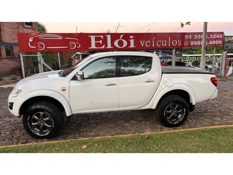 MITSUBISHI - L200 TRITON - 2011/2012 - Branca - R$ 112.900,00